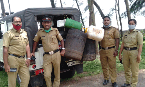 645 ലിറ്റര്‍ വാഷ് പിടിച്ചെടുത്ത് നശിപ്പിച്ചു