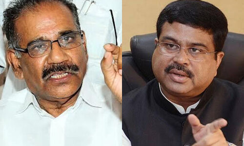 പെട്രോള്, ഡീസല് വില വര്ധന: പ്രതിഷേധം രേഖപ്പെടുത്തി കേന്ദ്രമന്ത്രിയ്ക്ക് ഗതാഗതമന്ത്രി കത്തയച്ചു പെട്രോള്, ഡീസല് വില വര്ധന: പ്രതിഷേധം രേഖപ്പെടുത്തി കേന്ദ്രമന്ത്രിയ്ക്ക് ഗതാഗതമന്ത്രി കത്തയച്ചു