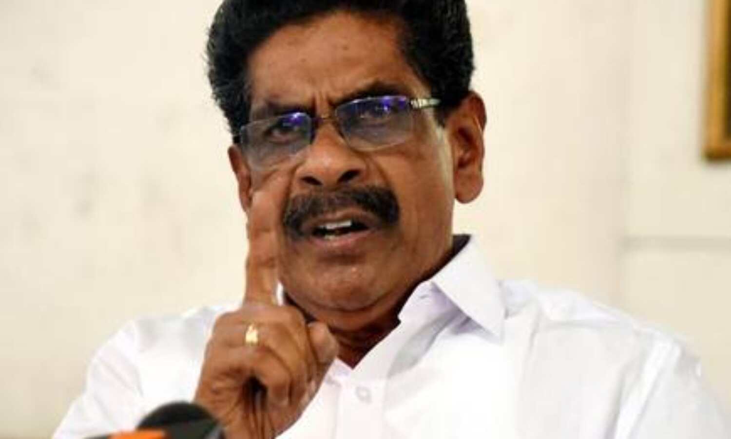 പ്രവാസി മടക്കം:നെഗറ്റീവ് സര്ട്ടിഫിക്കറ്റ് വേണമെന്നത് ക്രൂരത:മുല്ലപ്പള്ളി പ്രവാസി മടക്കം:നെഗറ്റീവ് സര്ട്ടിഫിക്കറ്റ് വേണമെന്നത് ക്രൂരത:മുല്ലപ്പള്ളി