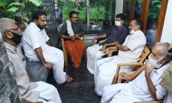 വിദേശത്ത് വച്ച് മരിച്ച പ്രവാസി സാമൂഹ്യ പ്രവര്‍ത്തകന്‍ നിതിന്‍ ചന്ദ്രന്റെ വീട് മന്ത്രി ടി.പി രാമകൃഷ്ണന്‍ സന്ദര്‍ശിച്ചു