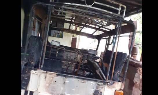 തൂണേരിയില് വീണ്ടും തീവയ്പ്: ജീപ്പ് അഗ്നിക്കിരയാക്കി, അന്വേഷണം ഊര്ജ്ജിതമാക്കി പോലിസ് തൂണേരിയില് വീണ്ടും തീവയ്പ്: ജീപ്പ് അഗ്നിക്കിരയാക്കി, അന്വേഷണം ഊര്ജ്ജിതമാക്കി പോലിസ്