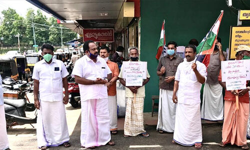 സര്ക്കാര് അവഗണനയ്ക്കെതിരേ ലോട്ടറി കച്ചവടക്കാരുടെ പ്രതിഷേധം സര്ക്കാര് അവഗണനയ്ക്കെതിരേ ലോട്ടറി കച്ചവടക്കാരുടെ പ്രതിഷേധം