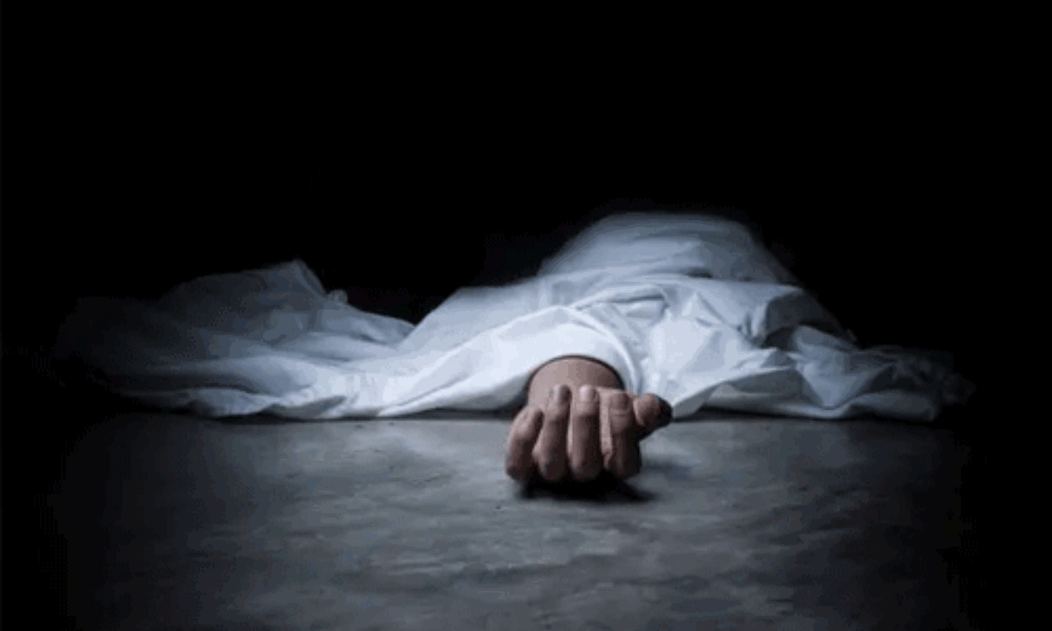 അമ്മയുടെ മൃതദേഹത്തിനരികെ മകള് മൂന്ന് ദിവസം കാവലിരുന്നു അമ്മയുടെ മൃതദേഹത്തിനരികെ മകള് മൂന്ന് ദിവസം കാവലിരുന്നു