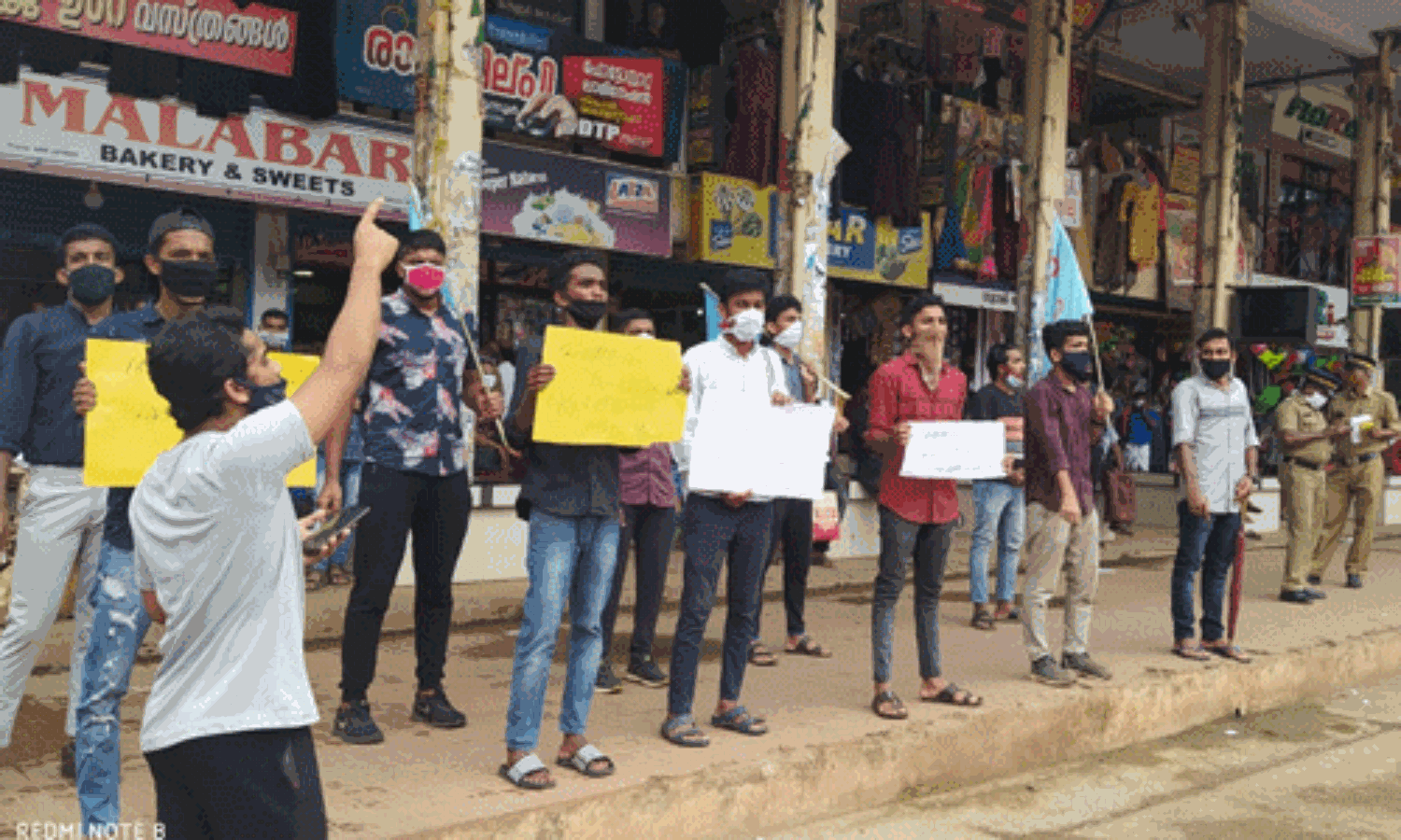 പാലത്തായി പീഡനം: ക്രൈം ബ്രാഞ്ച് അന്വേഷണം അട്ടിമറിക്കരുത്; കാംപസ് ഫ്രണ്ട് പ്രതിഷേധ തെരുവ് (വീഡിയോ) പാലത്തായി പീഡനം: ക്രൈം ബ്രാഞ്ച് അന്വേഷണം അട്ടിമറിക്കരുത്; കാംപസ് ഫ്രണ്ട് പ്രതിഷേധ തെരുവ് (വീഡിയോ)