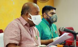 കൊവിഡ് വ്യാപനം: എറണാകുളം ജില്ല പൂര്‍ണായും അടയ്ക്കില്ല; ചെല്ലാനം ഗ്രാമപ്പഞ്ചായത്തും ആലുവ,ചമ്പക്കര,വരാപ്പുഴ മാര്‍ക്കറ്റുകളും അടയ്ക്കും