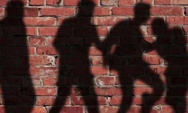 പീഡനം ആരോപിച്ച് പതിമൂന്നുകാരന് മർദ്ദനം പീഡനം ആരോപിച്ച് പതിമൂന്നുകാരന് മർദ്ദനം