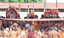 പുരി ജഗന്നാഥ രഥയാത്ര അനുവദിക്കണം: കേന്ദ്രവും ഒഡീഷ സര്ക്കാരും സുപ്രിംകോടതിയെ സമീപിച്ചു പുരി ജഗന്നാഥ രഥയാത്ര അനുവദിക്കണം: കേന്ദ്രവും ഒഡീഷ സര്ക്കാരും സുപ്രിംകോടതിയെ സമീപിച്ചു