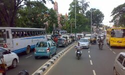 സാമൂഹിക വ്യാപന ആശങ്ക; തലസ്ഥാനത്ത് ജാഗ്രത, ആൾക്കൂട്ട നിയന്ത്രണം ഏർപ്പെടുത്തി