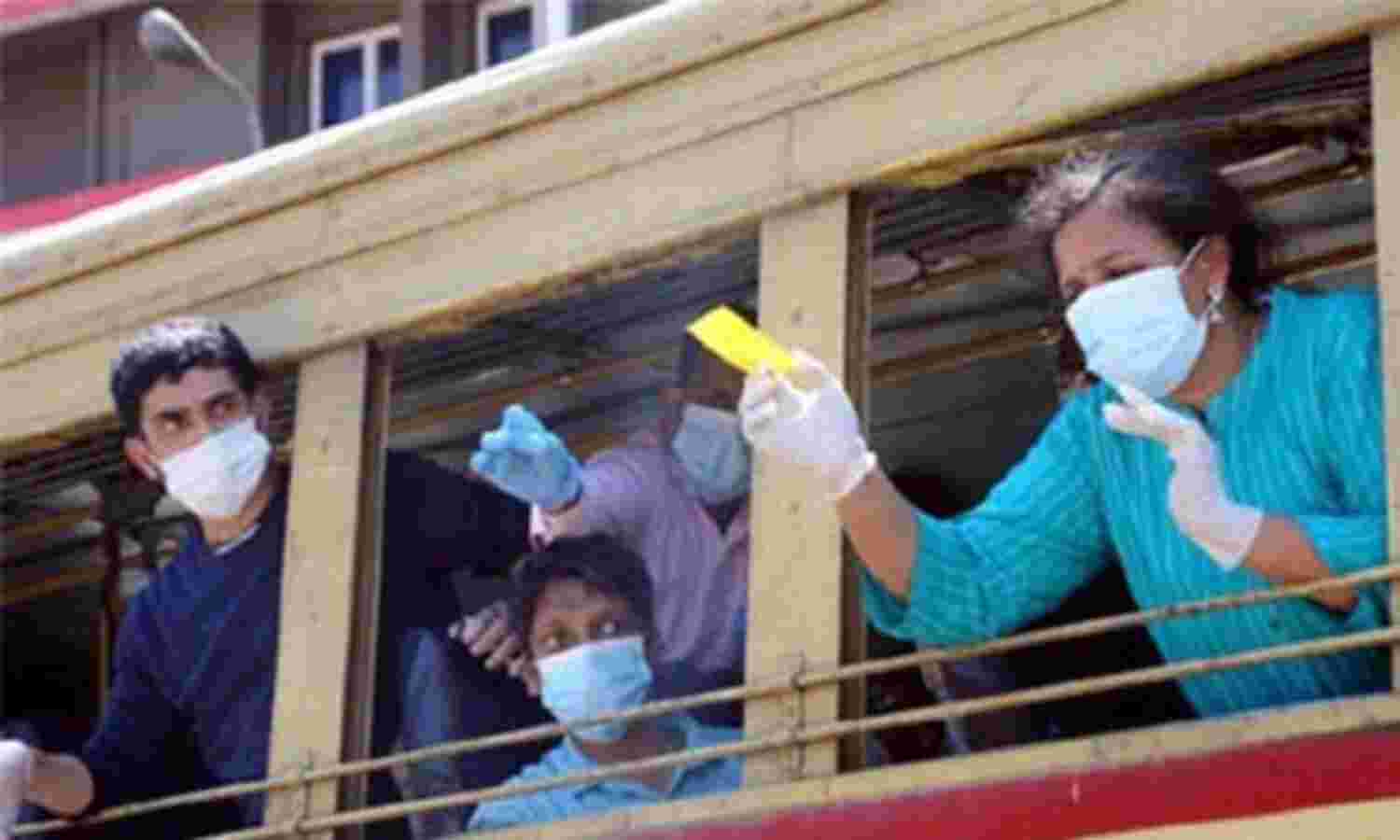 ക്വാറന്റൈന് സൗകര്യമൊരുക്കിയില്ല; ഭക്ഷണവും വെള്ളവുമില്ലാതെ പ്രവാസികള് മണിക്കൂറുകളോളം പെരുവഴിയില് ക്വാറന്റൈന് സൗകര്യമൊരുക്കിയില്ല; ഭക്ഷണവും വെള്ളവുമില്ലാതെ പ്രവാസികള് മണിക്കൂറുകളോളം പെരുവഴിയില്