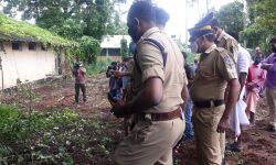 കോട്ടയം നാട്ടകത്ത് കുറ്റിക്കാട്ടില്‍ പുരുഷന്റേതെന്ന് തോന്നിക്കുന്ന അസ്ഥികൂടം