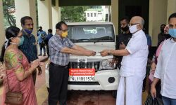 കോഴിക്കോട് മെഡിക്കല് കോളജിന് വാഹനം നല്കി പി ടി എ റഹിം എംഎല്എ കോഴിക്കോട് മെഡിക്കല് കോളജിന് വാഹനം നല്കി പി ടി എ റഹിം എംഎല്എ
