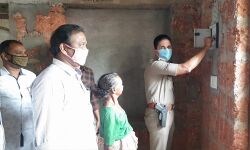 നിര്‍ധന കുടുംബങ്ങള്‍ക്ക് വെളിച്ചമെത്തിക്കുന്നത് ദൗത്യമാക്കി വയര്‍മെന്‍സ് കൂട്ടായ്മ