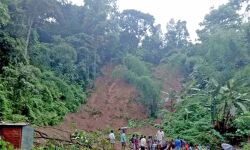 പ്രളയം: അസമില് ഇന്ന് ഏഴ് മരണം; ആകെ മരിച്ചവരുടെ എണ്ണം 33 ആയി പ്രളയം: അസമില് ഇന്ന് ഏഴ് മരണം; ആകെ മരിച്ചവരുടെ എണ്ണം 33 ആയി