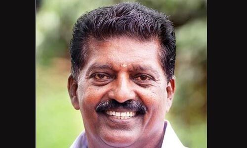 കെപിസിസി ജനറല് സെക്രട്ടറി കെ സുരേന്ദ്രന്റെ മരണം; കോണ്ഗ്രസ് പ്രവര്ത്തകനെതിരേ കേസ് കെപിസിസി ജനറല് സെക്രട്ടറി കെ സുരേന്ദ്രന്റെ മരണം; കോണ്ഗ്രസ് പ്രവര്ത്തകനെതിരേ കേസ്