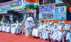 കേന്ദ്ര -സംസ്ഥാന സര്‍ക്കാറുകളുടെ ജന വഞ്ചനക്കെതിരേ കോണ്‍ഗ്രസ് ഉപവാസ സമരം