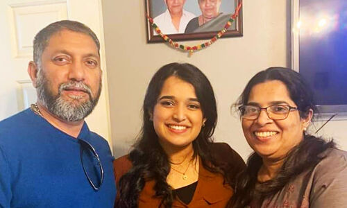 എംഎല്എയുടെ എന്റെ സമ്മാനം പദ്ധതിയിലേക്ക് ലണ്ടനില് നിന്ന് സമ്മാനം എംഎല്എയുടെ എന്റെ സമ്മാനം പദ്ധതിയിലേക്ക് ലണ്ടനില് നിന്ന് സമ്മാനം