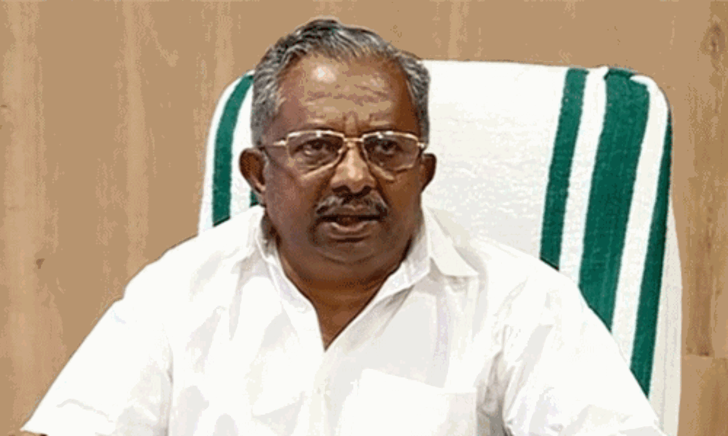 വനംവകുപ്പ് പരിധിയിലെ എല്ലാ കുട്ടികള്ക്കും ഓണ്ലൈന് പഠനത്തിന് സൗകര്യമൊരുക്കും : അഡ്വ. കെ രാജു വനംവകുപ്പ് പരിധിയിലെ എല്ലാ കുട്ടികള്ക്കും ഓണ്ലൈന് പഠനത്തിന് സൗകര്യമൊരുക്കും : അഡ്വ. കെ രാജു