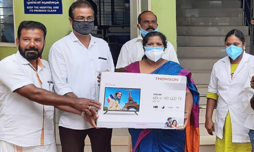 വിദ്യാര്ഥികള്ക്ക് ടെലിവിഷന് നല്കി ഡോ. ആശാ ബാബു മാതൃകയായി വിദ്യാര്ഥികള്ക്ക് ടെലിവിഷന് നല്കി ഡോ. ആശാ ബാബു മാതൃകയായി