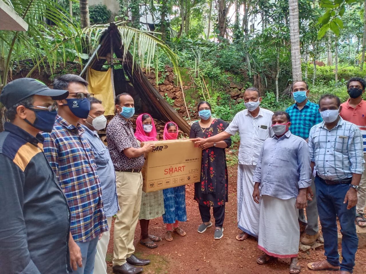 സുമനസ്സുകളുടെ സഹായമെത്തി; മുര്‍ഷിതക്കും ഹിബക്കും ഇനി ഓണ്‍ലൈനായി പഠിക്കാം