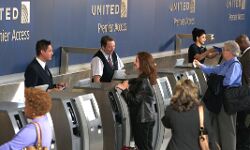 കൊവിഡ് : 36000ത്തോളം ജീവനക്കാരോട് താല്ക്കാലിക മാറിനില്ക്കല് ആവശ്യപ്പെട്ട് യുനൈറ്റഡ് എയര്ലൈന്സ് കൊവിഡ് : 36000ത്തോളം ജീവനക്കാരോട് താല്ക്കാലിക മാറിനില്ക്കല് ആവശ്യപ്പെട്ട് യുനൈറ്റഡ് എയര്ലൈന്സ്