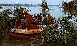 അസം പ്രളയം: മരണം 40 ആയി; ആയിരത്തിലധികം പേര് ദുരിതാശ്വാസ ക്യാംപുകളില് അസം പ്രളയം: മരണം 40 ആയി; ആയിരത്തിലധികം പേര് ദുരിതാശ്വാസ ക്യാംപുകളില്