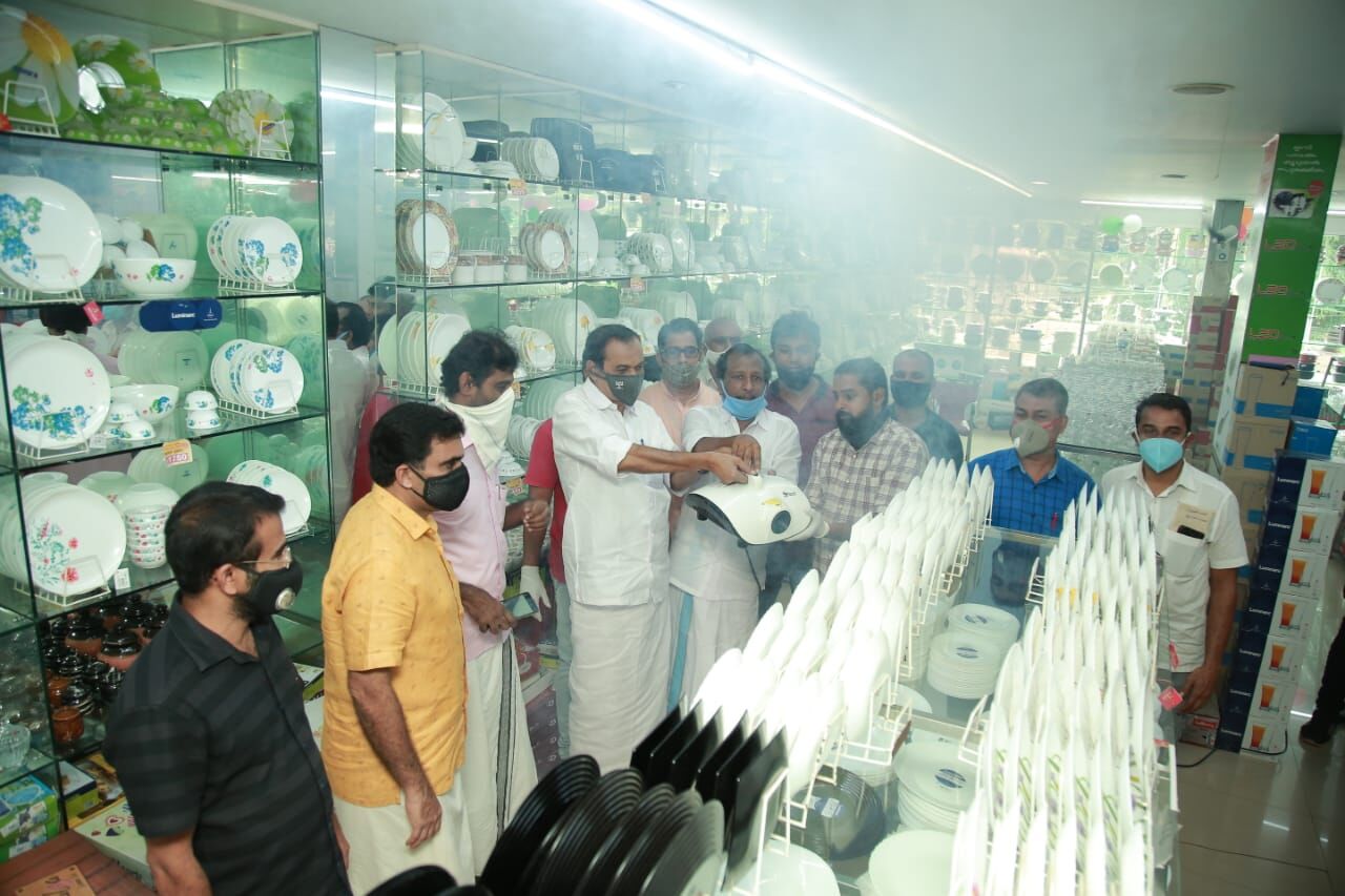 മലപ്പുറത്തെ വ്യാപാരികള് പറയുന്നു; നിങ്ങള് സുരക്ഷിതരാണ് മലപ്പുറത്തെ വ്യാപാരികള് പറയുന്നു; നിങ്ങള് സുരക്ഷിതരാണ്