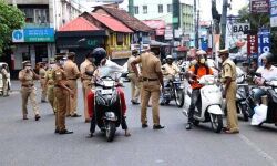 ലോക്ക് ഡൗണ്‍ ലംഘനം: സംസ്ഥാനത്ത് ഇന്ന് 971 കേസുകള്‍; 995 അറസ്റ്റ്, പിടിച്ചെടുത്തത് 263 വാഹനങ്ങള്‍