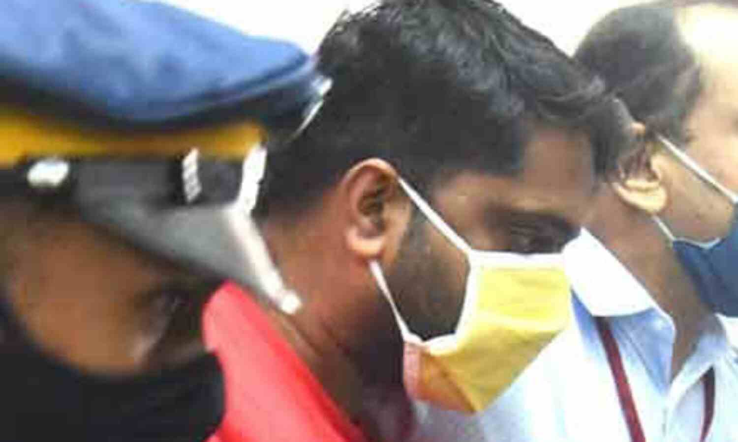 സ്വര്ണക്കടത്ത്: സരിത്തിന്റെ ചോദ്യം ചെയ്യല് തുടരുന്നു; സന്ദീപിന്റെയും സരിത്തിന്റെയും ഭാര്യമാരുടെ രഹസ്യമൊഴിയെടുക്കും സ്വര്ണക്കടത്ത്: സരിത്തിന്റെ ചോദ്യം ചെയ്യല് തുടരുന്നു; സന്ദീപിന്റെയും സരിത്തിന്റെയും ഭാര്യമാരുടെ രഹസ്യമൊഴിയെടുക്കും