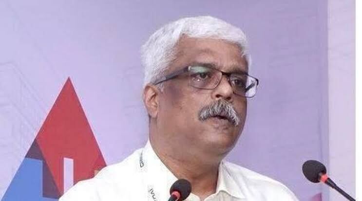സരിത്തിനേയും റമീസിനേയും കസ്റ്റംസ് ചോദ്യം ചെയ്യുന്നു; ശിവശങ്കറിന്റെ മൊഴിയെടുക്കാന് നീക്കം സരിത്തിനേയും റമീസിനേയും കസ്റ്റംസ് ചോദ്യം ചെയ്യുന്നു; ശിവശങ്കറിന്റെ മൊഴിയെടുക്കാന് നീക്കം