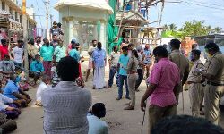 പൂന്തുറയിലെ പ്രതിഷേധം: സംസ്ഥാന പോലിസ് മേധാവിയോട് റിപ്പോര്ട്ട് ആവശ്യപ്പെട്ട് ദേശിയ വനിതാ കമ്മീഷന് പൂന്തുറയിലെ പ്രതിഷേധം: സംസ്ഥാന പോലിസ് മേധാവിയോട് റിപ്പോര്ട്ട് ആവശ്യപ്പെട്ട് ദേശിയ വനിതാ കമ്മീഷന്