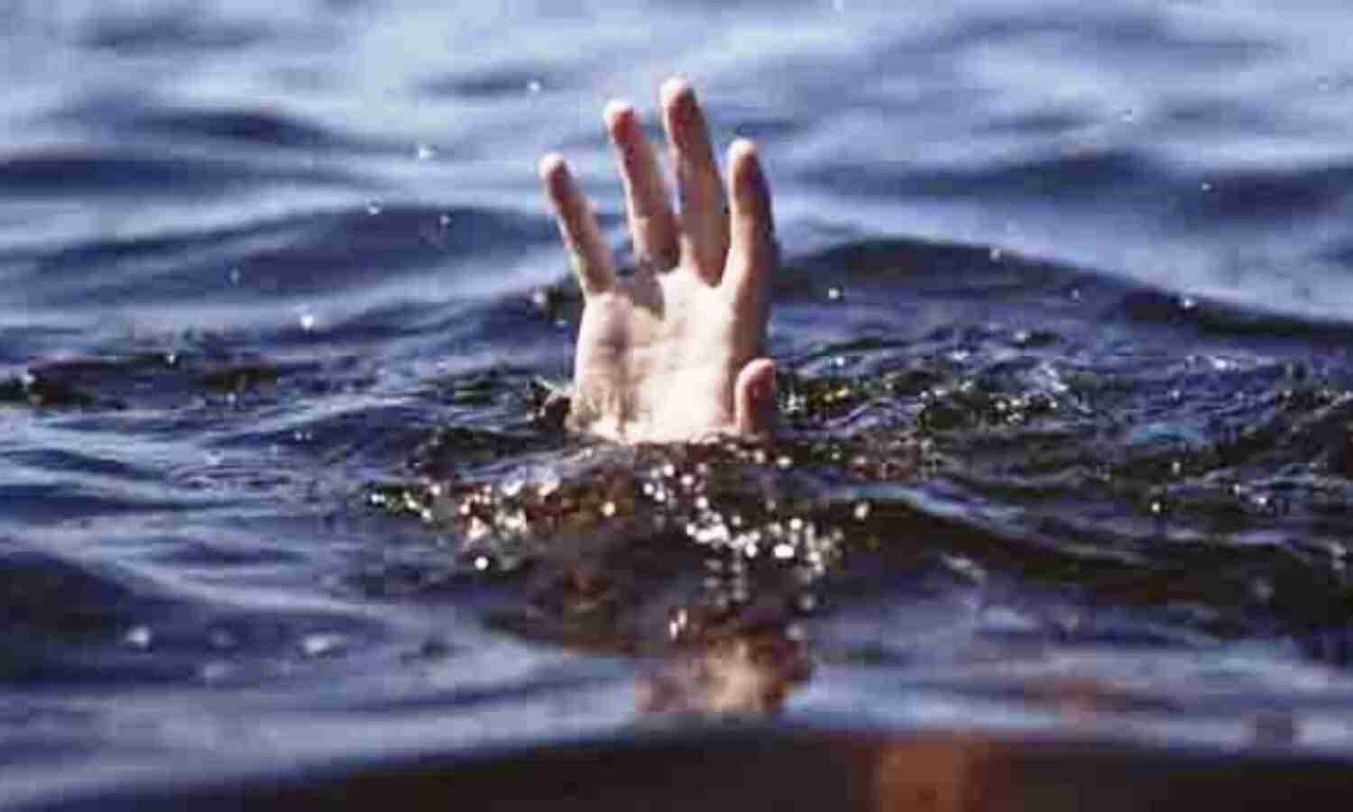 കാല്വഴുതി പുഴയില് വീണ് ആദിവാസി യുവതി മരിച്ചു കാല്വഴുതി പുഴയില് വീണ് ആദിവാസി യുവതി മരിച്ചു