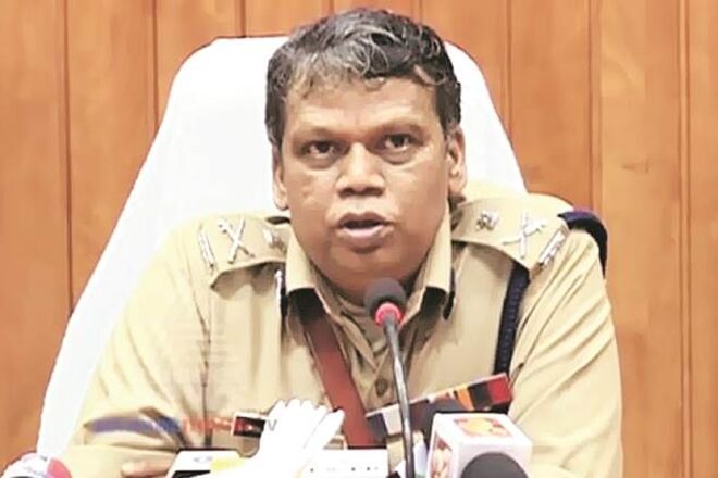 സ്വർണക്കടത്തിലെ ഭീകരവാദബന്ധം അന്വേഷിക്കണമെന്ന ആവശ്യവുമായി പോലിസ് സ്വർണക്കടത്തിലെ ഭീകരവാദബന്ധം അന്വേഷിക്കണമെന്ന ആവശ്യവുമായി പോലിസ്