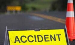 റോഡില് രൂപപ്പെട്ട വാരിക്കുഴി വെട്ടിച്ചുകടന്ന ബൈക്ക് യാത്രികന് ലോറിയിടിച്ച് ദാരുണാന്ത്യം റോഡില് രൂപപ്പെട്ട വാരിക്കുഴി വെട്ടിച്ചുകടന്ന ബൈക്ക് യാത്രികന് ലോറിയിടിച്ച് ദാരുണാന്ത്യം