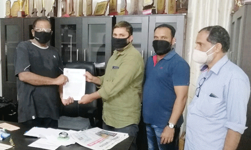 കൊവിഡ് 19: പ്രവാസികളുടെ പ്രശ്നങ്ങള് പരിഹാരിക്കണം; ഇന്ത്യന് സോഷ്യല് ഫോറം രാജ്മോഹന് ഉണ്ണിത്താന് എംപിക്ക് നിവേദനം നല്കി കൊവിഡ് 19: പ്രവാസികളുടെ പ്രശ്നങ്ങള് പരിഹാരിക്കണം; ഇന്ത്യന് സോഷ്യല് ഫോറം രാജ്മോഹന് ഉണ്ണിത്താന് എംപിക്ക് നിവേദനം നല്കി