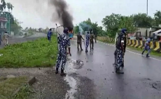 പത്താംക്ലാസുകാരിയെ കൂട്ടബലാത്സംഗം ചെയ്തു കൊലപ്പെടുത്തി; പ്രതിഷേധം അക്രമാസക്തമായി; നിരവധി വാഹനങ്ങള്‍ അഗ്നിക്കിരയാക്കി