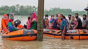 പ്രളയം: അസമില് മരണം 87 കടന്നു; 2409 ഗ്രാമങ്ങള് വെള്ളത്തിനടിയില് പ്രളയം: അസമില് മരണം 87 കടന്നു; 2409 ഗ്രാമങ്ങള് വെള്ളത്തിനടിയില്