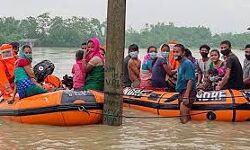 പ്രളയം: അസമില് മരണം 87 കടന്നു; 2409 ഗ്രാമങ്ങള് വെള്ളത്തിനടിയില് പ്രളയം: അസമില് മരണം 87 കടന്നു; 2409 ഗ്രാമങ്ങള് വെള്ളത്തിനടിയില്