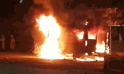 കൊവിഡ് രോഗിയുടെ മരണം; ബന്ധുക്കള് ആശുപത്രി ആക്രമിച്ചു കൊവിഡ് രോഗിയുടെ മരണം; ബന്ധുക്കള് ആശുപത്രി ആക്രമിച്ചു