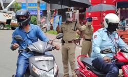 ആലപ്പുഴയില് രണ്ടുപോലിസുകാര്ക്ക് കൂടി കൊവിഡ്; വിദേശമദ്യവുമായി പിടിയിലായവര്ക്കും രോഗബാധ ആലപ്പുഴയില് രണ്ടുപോലിസുകാര്ക്ക് കൂടി കൊവിഡ്; വിദേശമദ്യവുമായി പിടിയിലായവര്ക്കും രോഗബാധ