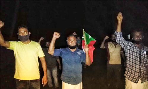 നീലേശ്വരത്ത് പെൺകുട്ടിയെ പീഡിപ്പിച്ച സംഭവം; മുഖ്യ സൂത്രധാരൻ ഉൾപ്പെടെ മുഴുവൻ പ്രതികളെയും അറസ്റ്റ് ചെയ്യണമെന്നാവശ്യപ്പെട്ട് എസ്ഡിപിഐ പ്രതിഷേധം നീലേശ്വരത്ത് പെൺകുട്ടിയെ പീഡിപ്പിച്ച സംഭവം; മുഖ്യ സൂത്രധാരൻ ഉൾപ്പെടെ മുഴുവൻ പ്രതികളെയും അറസ്റ്റ് ചെയ്യണമെന്നാവശ്യപ്പെട്ട് എസ്ഡിപിഐ പ്രതിഷേധം