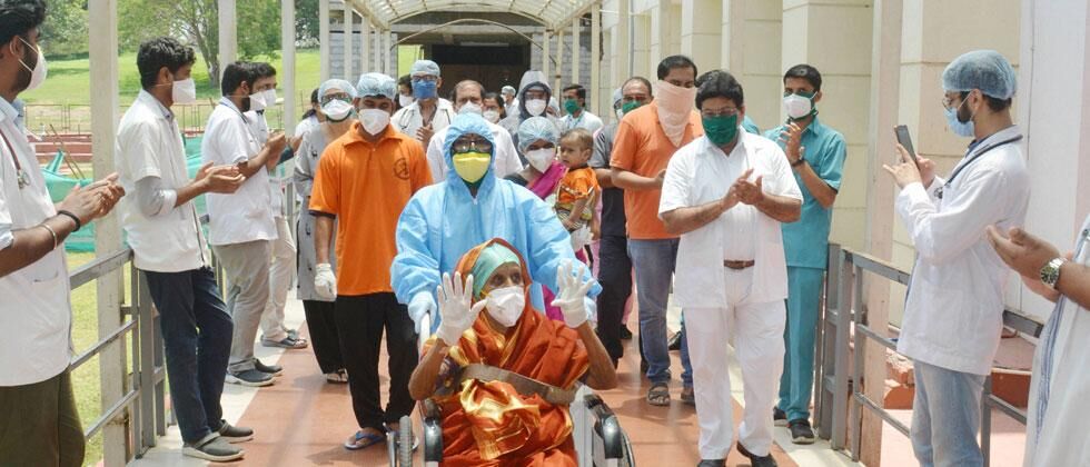 തുടർച്ചയായ മൂന്നാം ദിനവും രോഗമുക്തരുടെ എണ്ണത്തിൽ വർധന; 34,602 രോഗികൾ ആശുപതി വിട്ടു