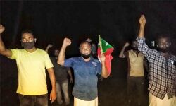 നീലേശ്വരത്ത് പെൺകുട്ടിയെ പീഡിപ്പിച്ച സംഭവം; മുഖ്യ സൂത്രധാരൻ ഉൾപ്പെടെ മുഴുവൻ പ്രതികളെയും അറസ്റ്റ് ചെയ്യണമെന്നാവശ്യപ്പെട്ട് എസ്ഡിപിഐ പ്രതിഷേധം നീലേശ്വരത്ത് പെൺകുട്ടിയെ പീഡിപ്പിച്ച സംഭവം; മുഖ്യ സൂത്രധാരൻ ഉൾപ്പെടെ മുഴുവൻ പ്രതികളെയും അറസ്റ്റ് ചെയ്യണമെന്നാവശ്യപ്പെട്ട് എസ്ഡിപിഐ പ്രതിഷേധം