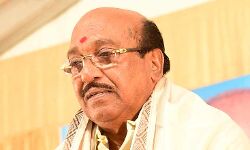 അയാളെ കൊണ്ട് ഒരു മരപ്പട്ടിയെയും വിജയിപ്പിക്കാൻ പറ്റില്ല; വീണ്ടു വി ഡി സതീശനെതിരേ വെള്ളാപ്പള്ളി