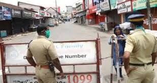 ട്രിപ്പിള് ലോക്ക് ഡൗണില് കോടതികള് പ്രവര്ത്തിക്കില്ല; താന്ന്യം പഞ്ചായത്തുള്പ്പെടെ 21 വാര്ഡുകളും കണ്ടെയ്ന്മെന്റ് സോണാക്കി ട്രിപ്പിള് ലോക്ക് ഡൗണില് കോടതികള് പ്രവര്ത്തിക്കില്ല; താന്ന്യം പഞ്ചായത്തുള്പ്പെടെ 21 വാര്ഡുകളും കണ്ടെയ്ന്മെന്റ് സോണാക്കി
