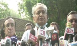 വിശ്വാസവോട്ട്: അശോക് ഗെലോട്ടിന്റെ വസതിയിലെ കാബിനറ്റ് യോഗം അവസാനിച്ചു വിശ്വാസവോട്ട്: അശോക് ഗെലോട്ടിന്റെ വസതിയിലെ കാബിനറ്റ് യോഗം അവസാനിച്ചു