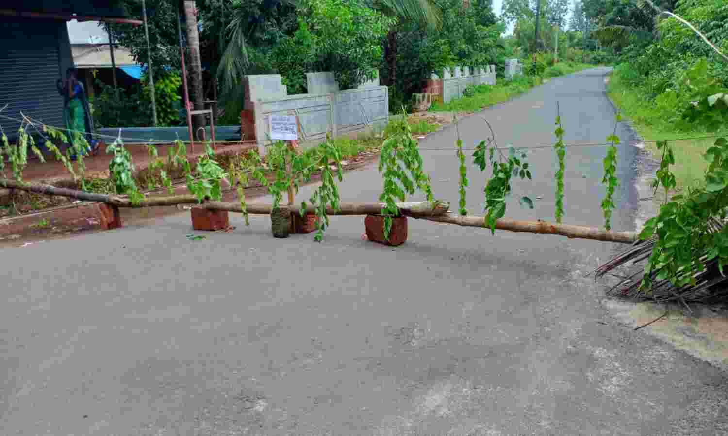 പയ്യോളി: ആരോഗ്യ വകുപ്പിന്റെ ജാഗ്രതക്കുറവ് സാമുഹ്യ വ്യാപനത്തിന് ഇടയാക്കുമെന്ന് ആക്ഷേപം പയ്യോളി: ആരോഗ്യ വകുപ്പിന്റെ ജാഗ്രതക്കുറവ് സാമുഹ്യ വ്യാപനത്തിന് ഇടയാക്കുമെന്ന് ആക്ഷേപം