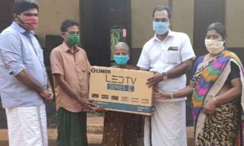 ഓണ്ലൈന് ക്ലാസിന് സൗകര്യമൊരുക്കി ടെലിവിഷന് നല്കി ഓണ്ലൈന് ക്ലാസിന് സൗകര്യമൊരുക്കി ടെലിവിഷന് നല്കി