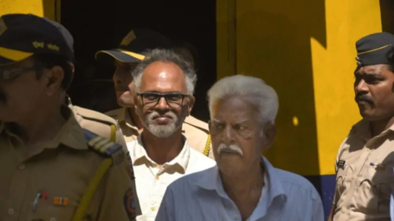 ആരോഗ്യ നില സംബന്ധിച്ച വിവരങ്ങള് നല്കുന്നില്ല; ആശുപത്രി അധികൃതര്ക്കെതിരേ വരവര റാവുവിന്റെ കുടുംബം ആരോഗ്യ നില സംബന്ധിച്ച വിവരങ്ങള് നല്കുന്നില്ല; ആശുപത്രി അധികൃതര്ക്കെതിരേ വരവര റാവുവിന്റെ കുടുംബം