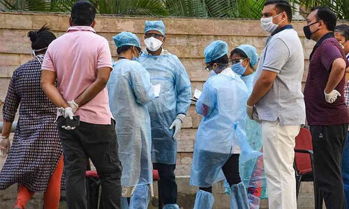 കൊവിഡ് വ്യാപന ഗ്രാഫ്: ഡല്ഹിയും ഗുജറാത്തും മെച്ചപ്പെടുന്നു; കേരളം ഗുരുതരാവസ്ഥയിലേക്ക്? കൊവിഡ് വ്യാപന ഗ്രാഫ്: ഡല്ഹിയും ഗുജറാത്തും മെച്ചപ്പെടുന്നു; കേരളം ഗുരുതരാവസ്ഥയിലേക്ക്?