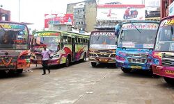 ഇന്നു മുതല് ഓട്ടം നിര്ത്തി സ്വകാര്യ ബസ്സുകള്; കെഎസ്ആര്ടിസിയുടെ ദീര്ഘദൂര സര്വീസുകളും ഇല്ല ഇന്നു മുതല് ഓട്ടം നിര്ത്തി സ്വകാര്യ ബസ്സുകള്; കെഎസ്ആര്ടിസിയുടെ ദീര്ഘദൂര സര്വീസുകളും ഇല്ല